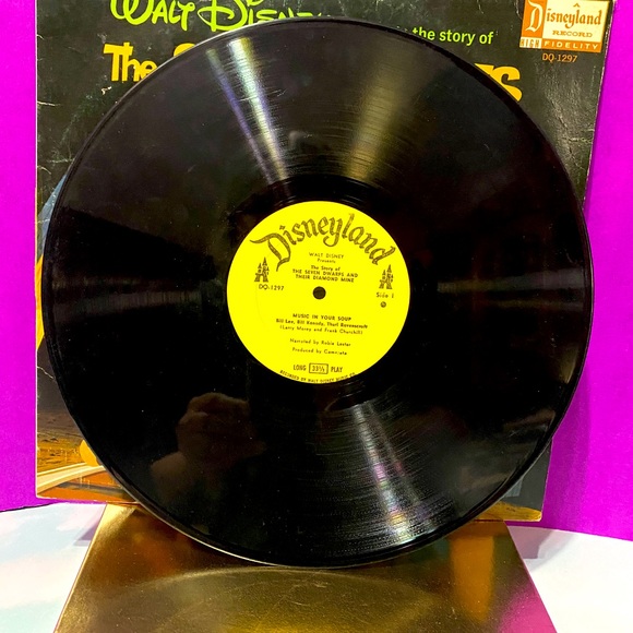 WALT DISNEY’S VINTAGE 1966 THE SEVEN DWARFS & THEIR DIAMOND MINE VINYL RECORD - Picture 7 of 13